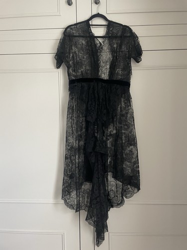 Antikes schwarzes
